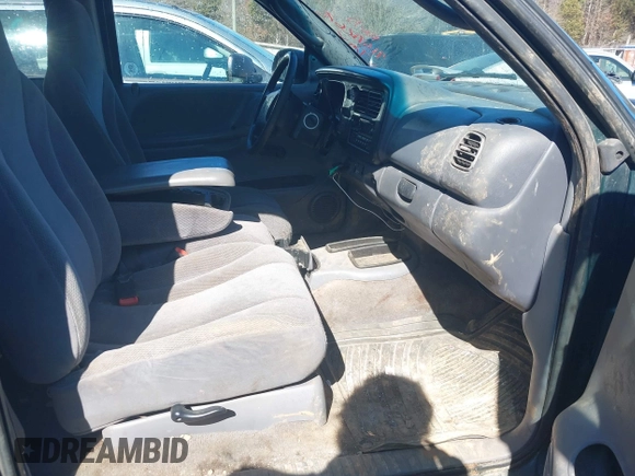 2000 Dodge Dakota with VIN 1B7GL22X1YS600067, listed as a IAAI auction lot 41671267 with 201,664 mi miles. Bid and sale history available at carsss.com. Image 5.