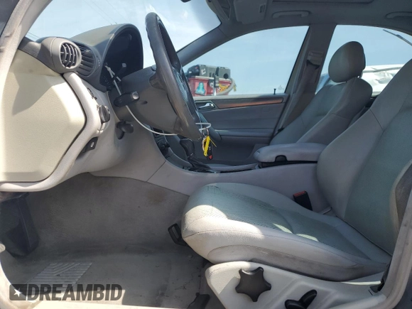 2004 Mercedes-Benz C 230 Kompressor with VIN WDBRF40J84F483289, listed as a Copart auction lot 60732195 with 109,846 mi miles and Clean title. Bid and sale history available at DreamBid. Image 7.