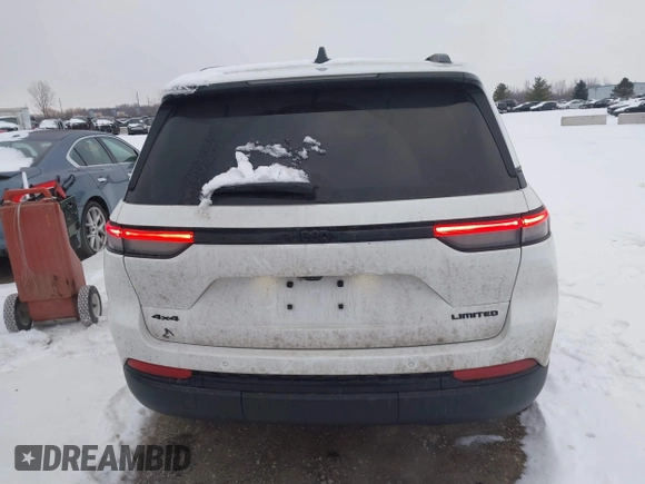 2024 Jeep Grand Cherokee Limited z VIN 1C4RJHBG5RC223711, wystawiony jako IAAI lot #41314685 z przebiegiem 11 558 mil mil oraz . Historia ofert i sprzedaży dostępna na DreamBid. Obrazek 16.