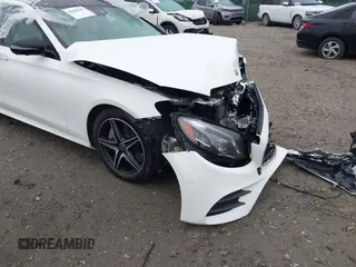 2018 Mercedes-Benz E-Class E 300 with VIN WDDZF4KB0JA380163, listed as a IAAI auction lot 42000543 with 75,314 mi miles. Bid and sale history available at carsss.com. Image 17.