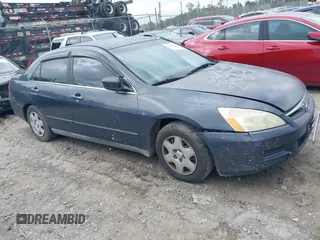 2007 Honda Accord LX z VIN 1HGCM56457A006603, wystawiony jako IAAI lot #41960839 z przebiegiem 391 598 mil mil oraz . Historia ofert i sprzedaży dostępna na DreamBid. Obrazek 1.