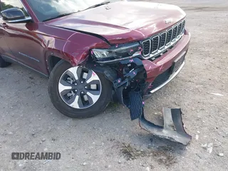 2024 Jeep Grand Cherokee с VIN 1C4RJYB67RC117428, выставлен на аукционе IAAI как лот 42571725 с пробегом 46 736 миль миль и . История ставок и продаж доступна на DreamBid. Изображение 6.