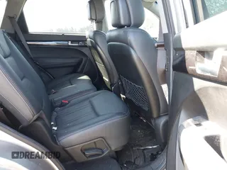 2014 Kia Sorento LX with VIN 5XYKTDA68EG481238, listed as a IAAI auction lot 42055425 with 106,248 mi miles. Bid and sale history available at carsss.com. Image 8.