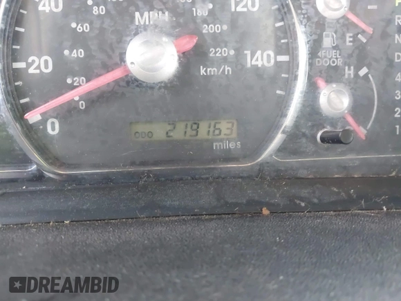 2008 Mitsubishi Endeavor LS with VIN 4A4MN21S78E035818, listed as a IAAI auction lot 41025955 with 219,163 mi miles. Bid and sale history available at carsss.com. Image 7.
