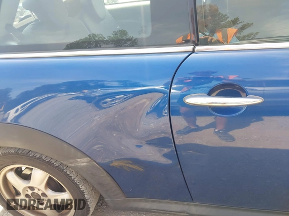 2008 MINI Hardtop with VIN WMWMF33538TT65479, listed as a IAAI auction lot 42489393 with 114,520 mi miles and . Bid and sale history available at DreamBid. Image 6.
