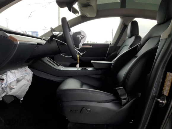 2025 Tesla Model Y Long Range with VIN 7SAYGDED8SF218700, listed as a Copart auction lot 84720474 with 1,832 mi miles and Salvage Title. Bid and sale history available at DreamBid. Image 7.