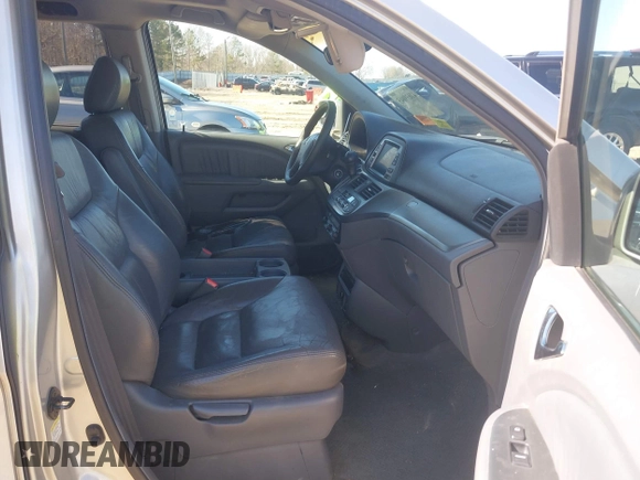 2005 Honda Odyssey EX-L with VIN 5FNRL38725B098992, listed as a IAAI auction lot 41639045 with 230,257 mi miles. Bid and sale history available at carsss.com. Image 5.