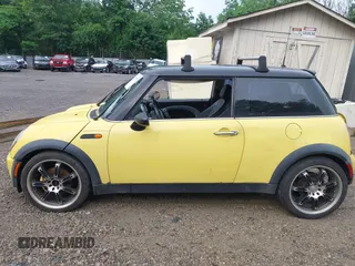 2002 MINI Hardtop with VIN WMWRC33472TC33275, listed as a IAAI auction lot 42537323 with 173,611 mi miles and . Bid and sale history available at DreamBid. Image 15.