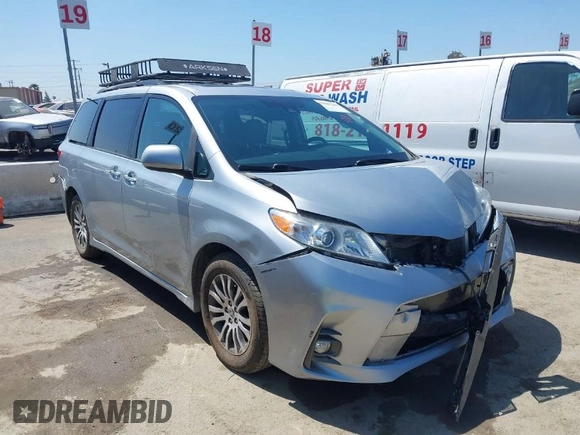 2020 Toyota Sienna XLE Auto Access Seat with VIN 5TDYZ3DC2LS060071, listed as a IAAI auction lot 39987444 with 67,404 mi miles. Bid and sale history available at carsss.com. Image 1.