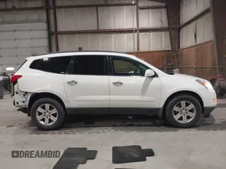 2012 Chevrolet Traverse 1LT z VIN 1GNKVGEDXCJ241794, wystawiony jako IAAI lot #41902110 z przebiegiem 138 305 mil mil oraz . Historia ofert i sprzedaży dostępna na DreamBid. Obrazek 13.