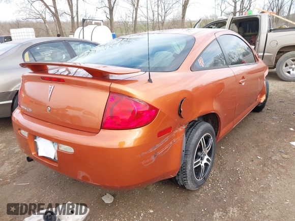 2007 Pontiac G5 with VIN 1G2AL15F877165704, listed as a IAAI auction lot 41826881 with 262,349 mi miles. Bid and sale history available at carsss.com. Image 4.
