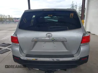 2013 Toyota Highlander with VIN 5TDZA3EH0DS043082, listed as a IAAI auction lot 41943547 with Not Provided miles and . Bid and sale history available at DreamBid. Image 16.