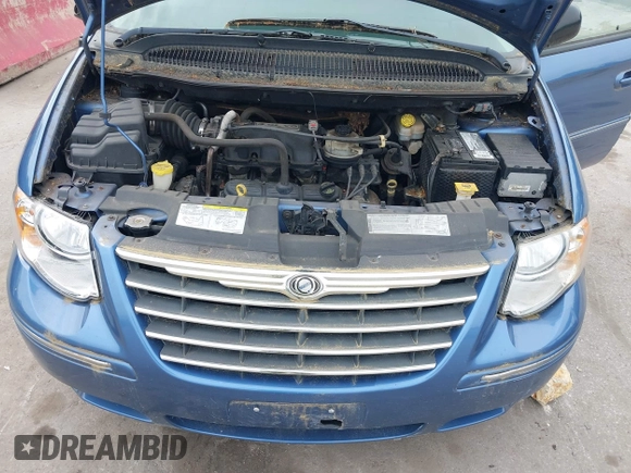 2007 Chrysler Town & Country Limited with VIN 2A8GP64L27R160259, listed as a IAAI auction lot 42257400 with 94,499 mi miles and . Bid and sale history available at DreamBid. Image 10.