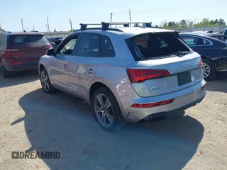2025 Audi Q5 S line Premium z VIN WA1GAAFY0S2026775, wystawiony jako IAAI lot #41866254 z przebiegiem 8730 mil mil oraz . Historia ofert i sprzedaży dostępna na DreamBid. Obrazek 3.