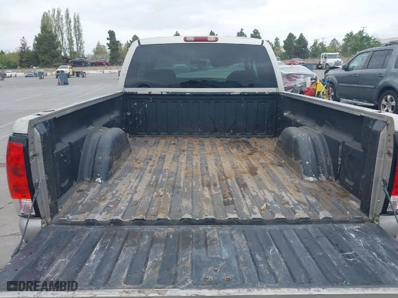 2001 Chevrolet Silverado 1500 LS with VIN 2GCEC19T311109560, listed as a IAAI auction lot 42065330 with 271,232 mi miles. Bid and sale history available at carsss.com. Image 8.
