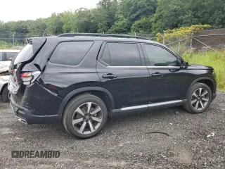 2024 Honda Pilot Elite with VIN 5FNYG1H85RB000279, listed as a Copart auction lot 69531174 with 8,664 mi miles and Salvage Title. Bid and sale history available at carsss.com. Image 3.