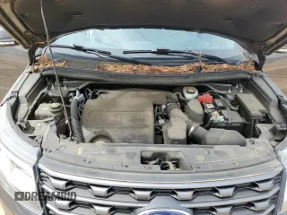 2017 Ford Explorer XLT with VIN 1FM5K7D81HGD62121, listed as a Copart auction lot 53132825 with 63,050 mi miles and Salvage title. Bid and sale history available at DreamBid. Image 13.