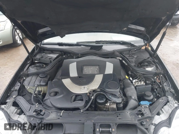 2007 Mercedes-Benz CLK-Class 5.5L with VIN WDBTJ72H77F214706, listed as a IAAI auction lot 41471332 with 87,310 mi miles. Bid and sale history available at carsss.com. Image 10.