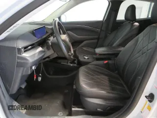 2022 Ford Mustang Mach-E Select с VIN 3FMTK1SS2NMA18639, выставлен на аукционе Copart как лот 46699415 с пробегом 8 454 миль миль и Списание • Salvage title. История ставок и продаж доступна на DreamBid. Изображение 9.
