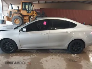 2013 Dodge Dart SXT z VIN 1C3CDFBAXDD233316, wystawiony jako IAAI lot #38213542 z przebiegiem 175 721 mil mil oraz . Historia ofert i sprzedaży dostępna na DreamBid. Obrazek 14.
