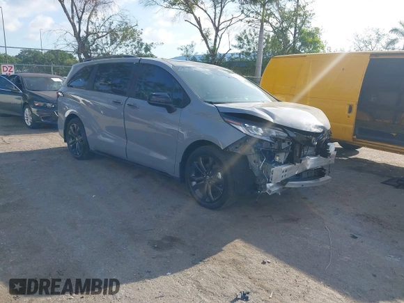 2025 Toyota Sienna XSE z VIN 5TDDRKEC5SS252980, wystawiony jako IAAI lot #42120671 z przebiegiem 204 mil mil oraz . Historia ofert i sprzedaży dostępna na DreamBid. Obrazek 1.