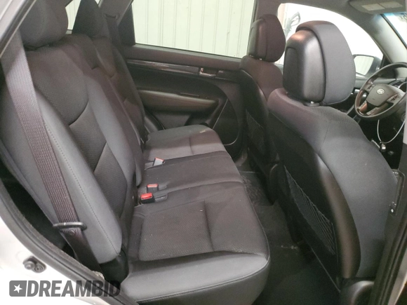 2011 Kia Sorento LX with VIN 5XYKTCA12BG187487, listed as a Copart auction lot 49736745 with 100,662 mi miles and Salvage Title. Bid and sale history available at DreamBid. Image 11.