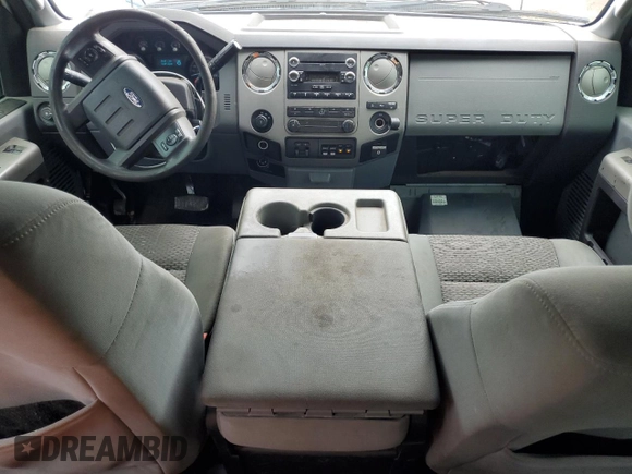 2013 Ford F-250 XL with VIN 1FT7X2BTXDEA73365, listed as a Copart auction lot 61913625 with 230,628 mi miles and Clean title. Bid and sale history available at DreamBid. Image 8.
