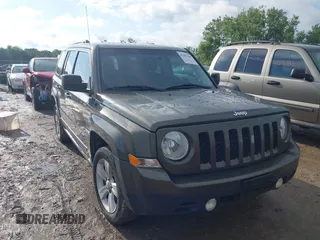 2016 Jeep Patriot Latitude with VIN 1C4NJPFB7GD537598, listed as a IAAI auction lot 42451489 with 131,401 mi miles and . Bid and sale history available at DreamBid. Image 1.