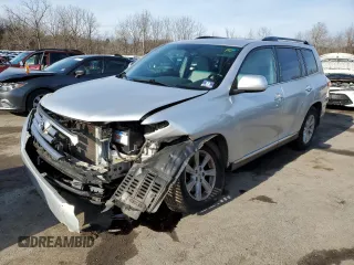 2011 Toyota Highlander z VIN 5TDBK3EH7BS049389, wystawiony jako Copart lot #84544194 z przebiegiem Nie podano mil oraz Szkoda całkowita • Salvage title. Historia ofert i sprzedaży dostępna na DreamBid. Obrazek 1.