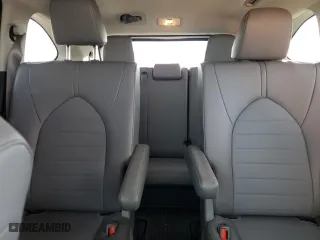 2022 Toyota Highlander XLE with VIN 5TDHZRBH1NS586955, listed as a Copart auction lot 43967865 with 33,214 mi miles and Salvage Title. Bid and sale history available at carsss.com. Image 10.