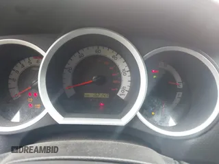 2013 Toyota Tacoma PreRunner z VIN 5TFJU4GN2DX037582, wystawiony jako IAAI lot #42285294 z przebiegiem 162 147 mil mil oraz . Historia ofert i sprzedaży dostępna na DreamBid. Obrazek 7.