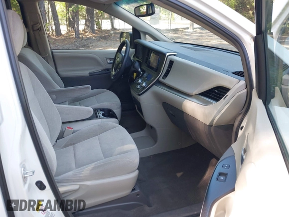 2016 Toyota Sienna LE AAS z VIN 5TDKK3DC4GS690593, wystawiony jako IAAI lot #42134347 z przebiegiem 175 063 mil mil oraz . Historia ofert i sprzedaży dostępna na DreamBid. Obrazek 5.