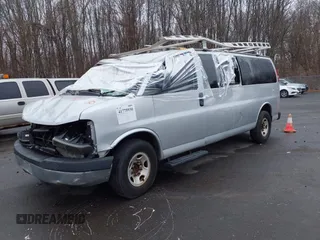 2014 Chevrolet Express Passenger LT z VIN 1GAZG1FG4E1123310, wystawiony jako IAAI lot #41775930 z przebiegiem 199 807 mil mil oraz . Historia ofert i sprzedaży dostępna na DreamBid. Obrazek 2.