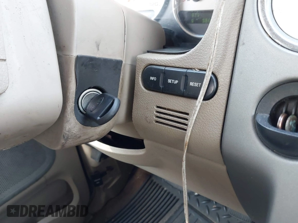 2004 Ford F-150 XL with VIN 1FTPX12534NB20781, listed as a IAAI auction lot 42398312 with 306,459 mi miles and . Bid and sale history available at DreamBid. Image 11.