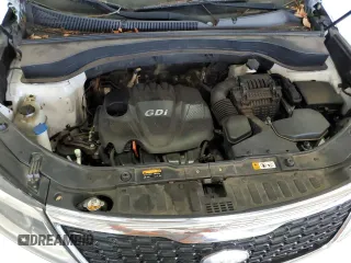 2014 Kia Sorento LX z VIN 5XYKT3A65EG434047, wystawiony jako Copart lot #60717065 z przebiegiem 218 132 mil mil oraz Czysty tytuł • Clean title. Historia ofert i sprzedaży dostępna na DreamBid. Obrazek 12.