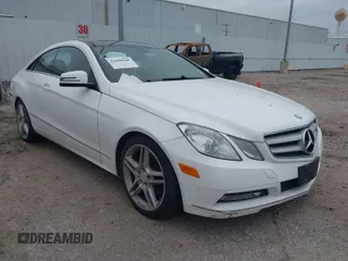 2013 Mercedes-Benz E-Class E 350 with VIN WDDKJ8JB8DF214490, listed as a IAAI auction lot 41500949 with 156,566 mi miles. Bid and sale history available at carsss.com. Image 1.