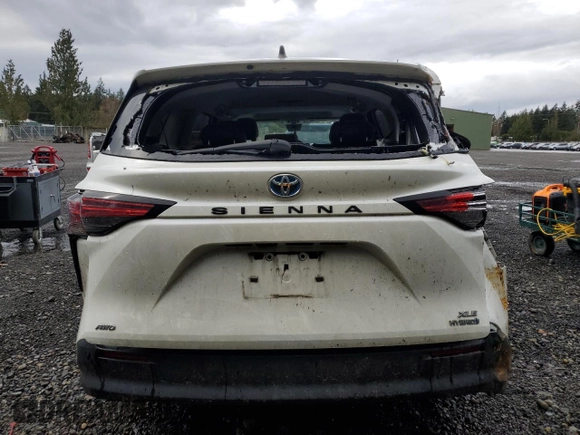 2021 Toyota Sienna XLE with VIN 5TDYSKFC1MS019685, listed as a Copart auction lot 52009665 with 0 mi miles and Salvage Title. Bid and sale history available at carsss.com. Image 6.