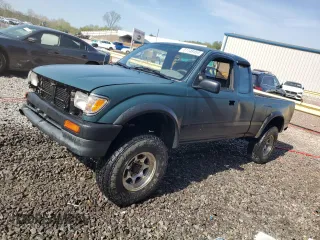 1996 Toyota Tacoma z VIN 4TAWM72N1TZ192931, wystawiony jako Copart lot #51148455 z przebiegiem 328 882 mil mil oraz Szkody całkowita. Historia ofert i sprzedaży dostępna na DreamBid. Obrazek 1.