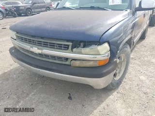 2000 Chevrolet Silverado 1500 LS with VIN 2GCEC19T8Y1156870, listed as a IAAI auction lot 42057588 with 306,580 mi miles. Bid and sale history available at carsss.com. Image 12.