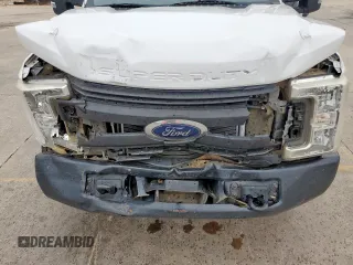 2019 Ford F-250 XL with VIN 1FT7X2A60KEC61451, listed as a Copart auction lot 51458805 with 193,809 mi miles and Salvage title. Bid and sale history available at DreamBid. Image 13.
