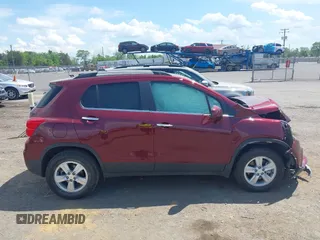 2017 Chevrolet Trax LT z VIN 3GNCJPSB2HL232848, wystawiony jako IAAI lot #42181512 z przebiegiem 28 597 mil mil oraz . Historia ofert i sprzedaży dostępna na DreamBid. Obrazek 12.