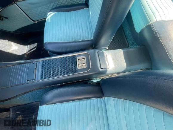 1959 Ford Thunderbird с VIN J9YH146358, выставлен на аукционе Copart как лот 65857145 с пробегом 12 500 миль миль и Чистый • Clean title. История ставок и продаж доступна на DreamBid. Изображение 12.