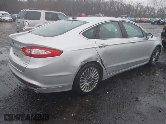 2013 Ford Fusion SE with VIN 3FA6P0HR4DR311449, listed as a IAAI auction lot 41860217 with 178,732 mi miles. Bid and sale history available at carsss.com. Image 4.