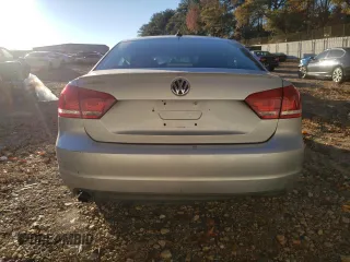 2013 Volkswagen Passat Wolfsburg Edition z VIN 1VWAP7A30DC133893, wystawiony jako Copart lot #82477184 z przebiegiem 136 344 mil mil oraz Szkoda całkowita • Salvage title. Historia ofert i sprzedaży dostępna na DreamBid. Obrazek 6.