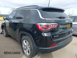 2018 Jeep Compass Altitude with VIN 3C4NJDBB0JT484409, listed as a IAAI auction lot 41656179 with 85,436 mi miles and . Bid and sale history available at carsss.com. Image 3.