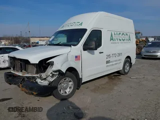 2017 Nissan NV Cargo SV z VIN 1N6BF0LY7HN811735, wystawiony jako IAAI lot #41225750 z przebiegiem 136 963 mil mil oraz . Historia ofert i sprzedaży dostępna na DreamBid. Obrazek 16.