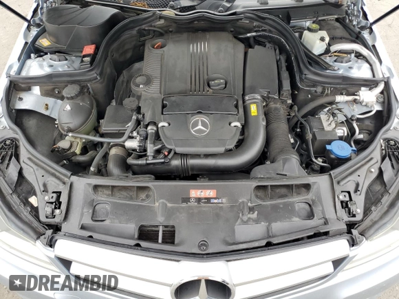 2013 Mercedes-Benz C 250 z VIN WDDGJ4HB8DG000369, wystawiony jako Copart lot #59053675 z przebiegiem 89 217 mil mil oraz Szkoda całkowita • Salvage title. Historia ofert i sprzedaży dostępna na DreamBid. Obrazek 11.