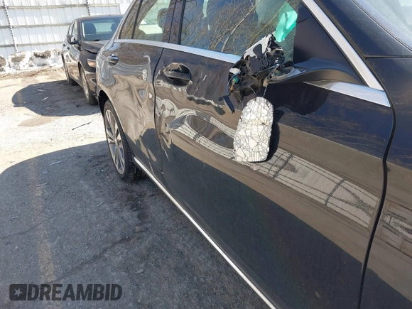 2017 Mercedes-Benz C 300 with VIN 55SWF4KB7HU184461, listed as a IAAI auction lot 41761593 with 55,161 mi miles and . Bid and sale history available at carsss.com. Image 17.