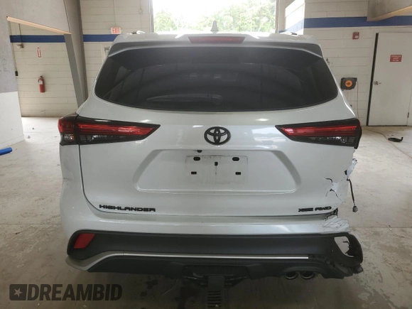 2022 Toyota Highlander XSE z VIN 5TDLZRBH2NS206872, wystawiony jako Copart lot #59870635 z przebiegiem 45 014 mil mil oraz Szkoda całkowita • Salvage title. Historia ofert i sprzedaży dostępna na DreamBid. Obrazek 6.