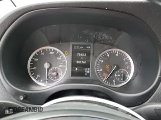 2018 Mercedes-Benz Metris Passenger z VIN WD4PG2EEXJ3413754, wystawiony jako Copart lot #61470415 z przebiegiem 201 761 mil mil oraz Czysty tytuł • Clean title. Historia ofert i sprzedaży dostępna na DreamBid. Obrazek 9.